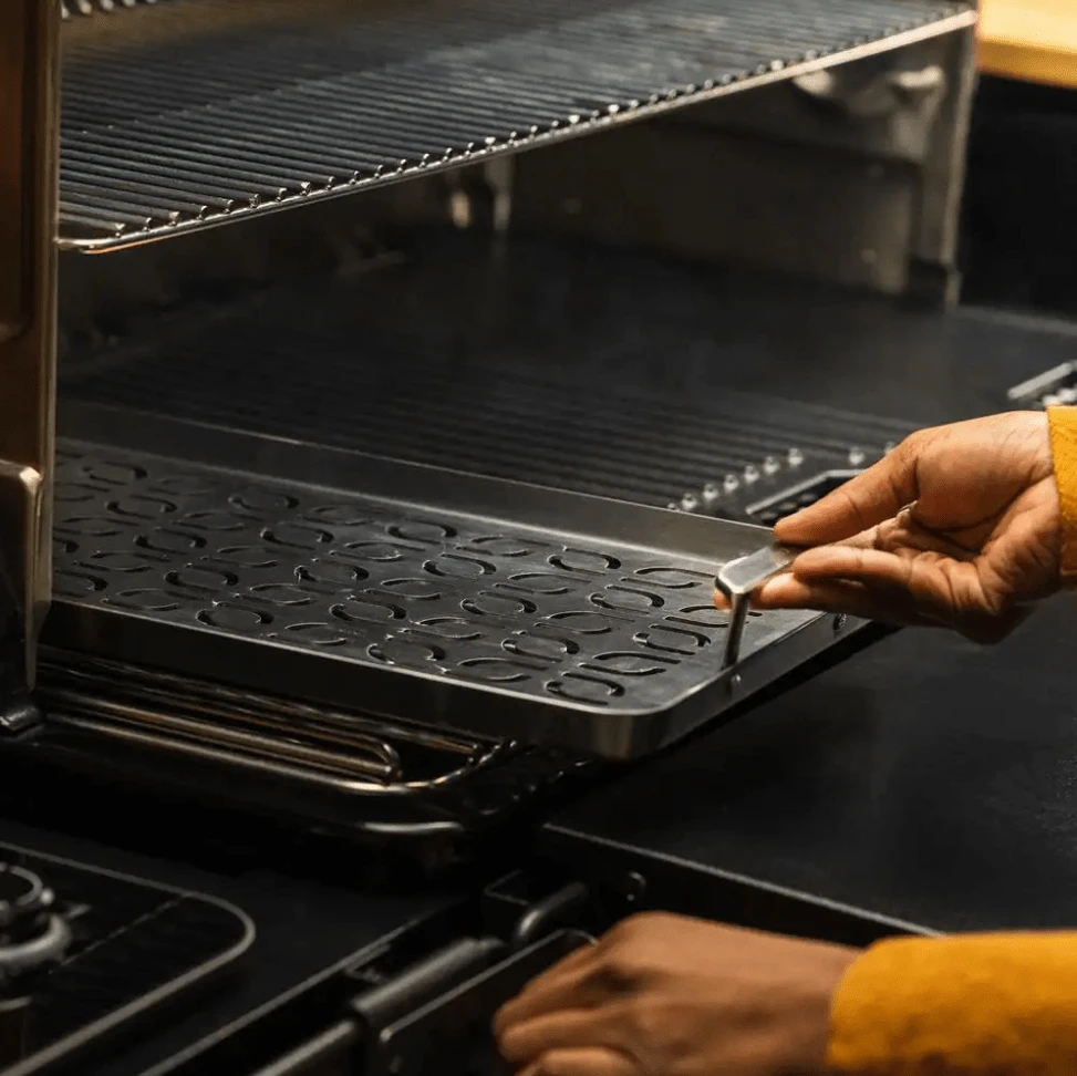 Traeger Canada Traeger ModiFIRE Fish & Veggie Stainless Steel Grill Tray - BAC610 3 Traeger Canada Traeger ModiFIRE Fish & Veggie Stainless Steel Grill Tray - BAC610